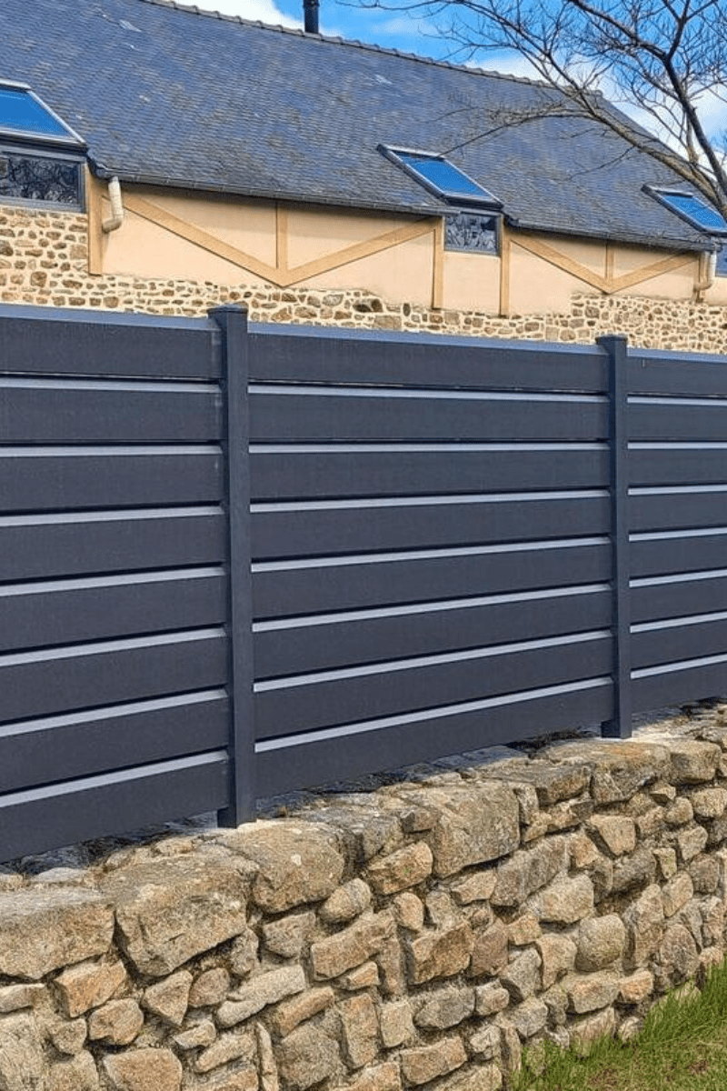 5 clôture alu sur muret de pierre